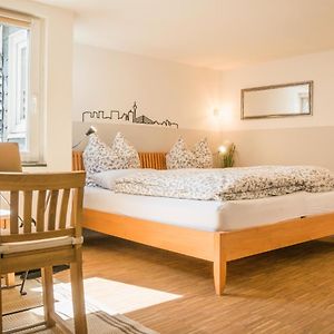 Studio met een King Size Bed